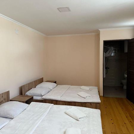 Eka'S Guest House Местия Экстерьер фото