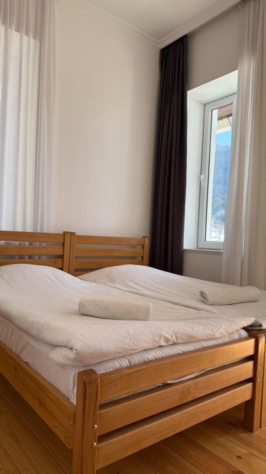 Eka'S Guest House Местия Экстерьер фото