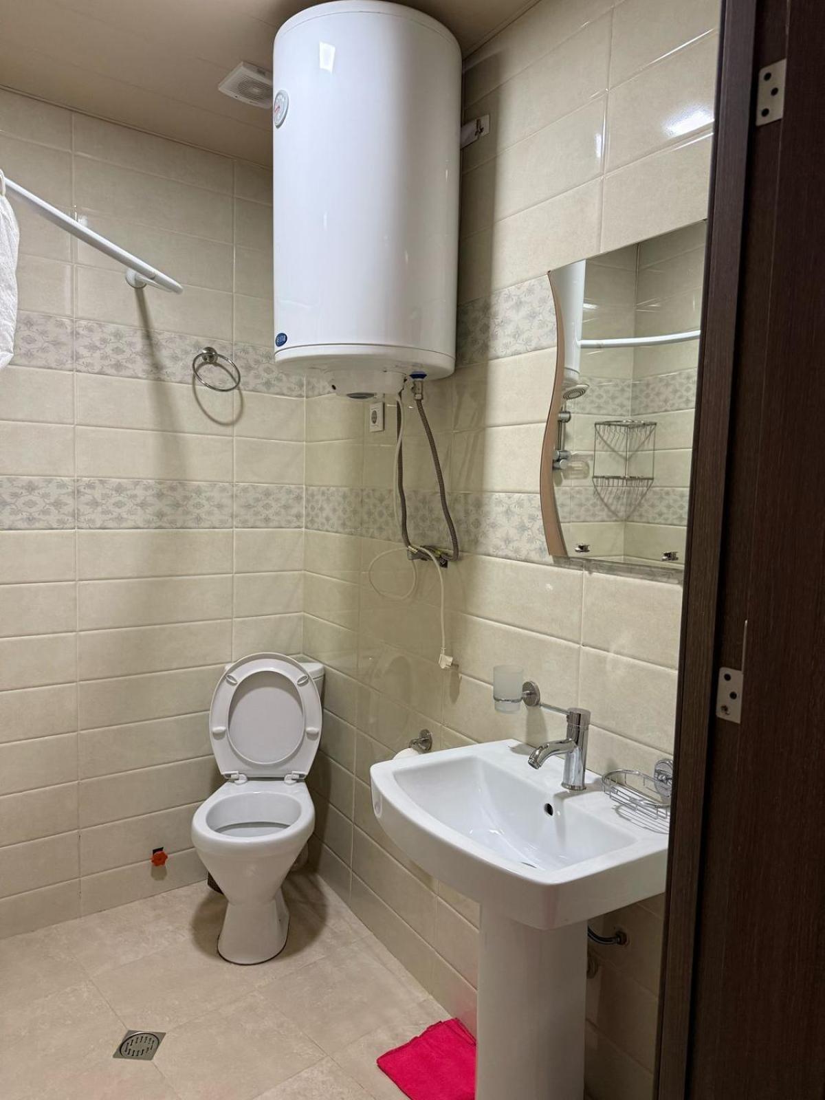 Eka'S Guest House Местия Экстерьер фото