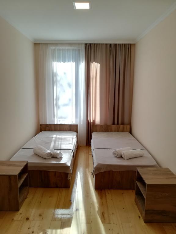 Eka'S Guest House Местия Экстерьер фото