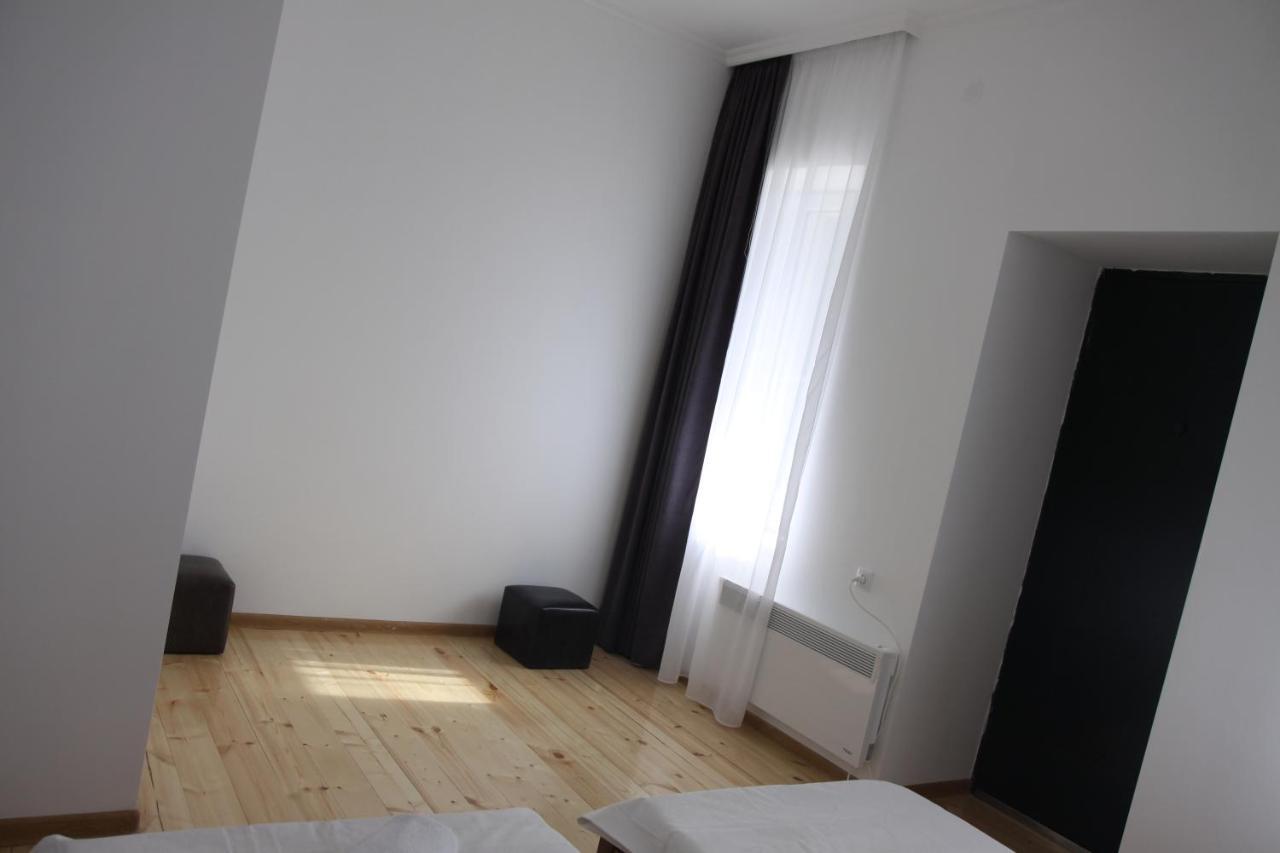 Eka'S Guest House Местия Экстерьер фото