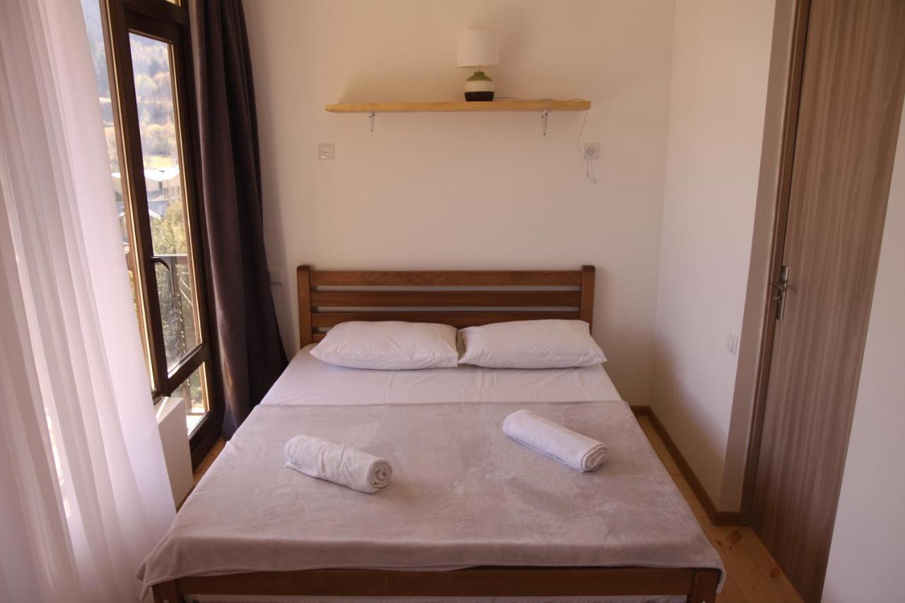 Eka'S Guest House Местия Экстерьер фото