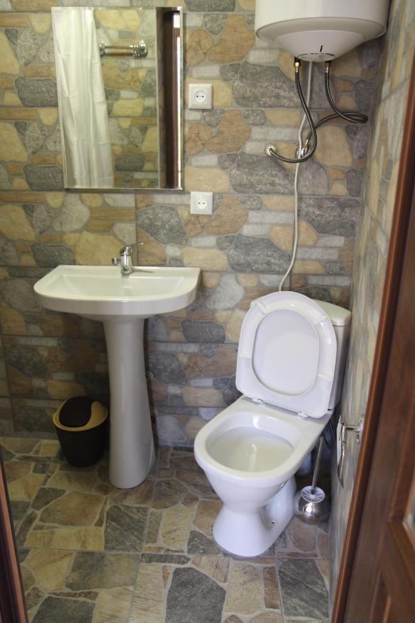 Eka'S Guest House Местия Экстерьер фото