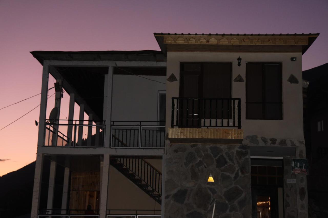 Eka'S Guest House Местия Экстерьер фото